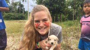 Emily Dryden volunteer in ecuador